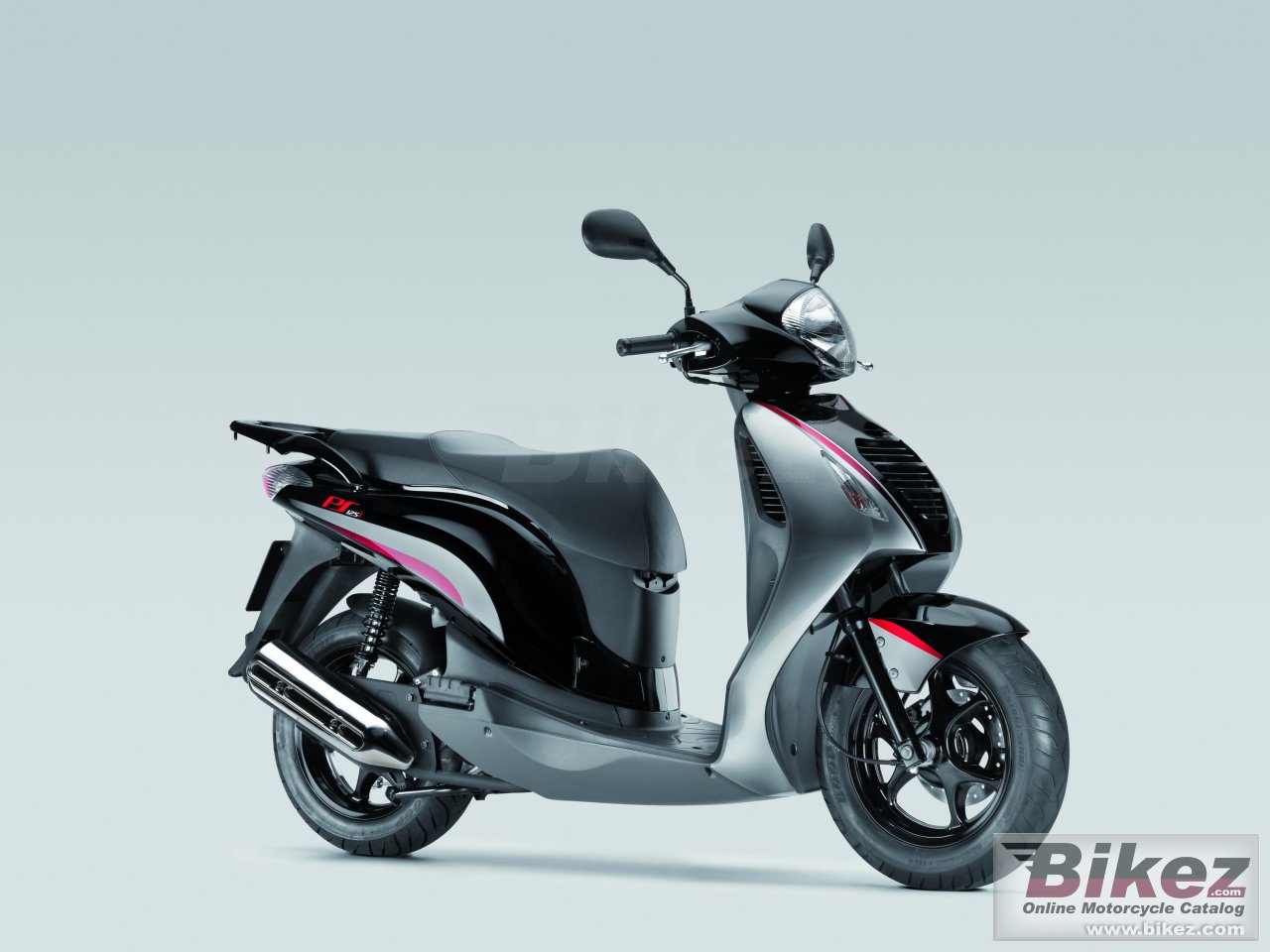 Big Honda ps125i sporty picture and wallpaper from Bikez.com